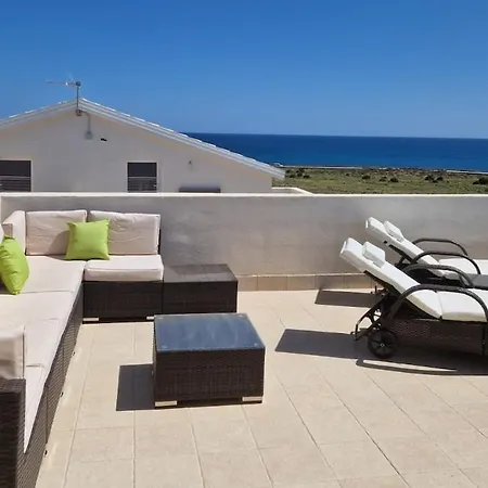 Oasis Sea View 2 Pools Parking